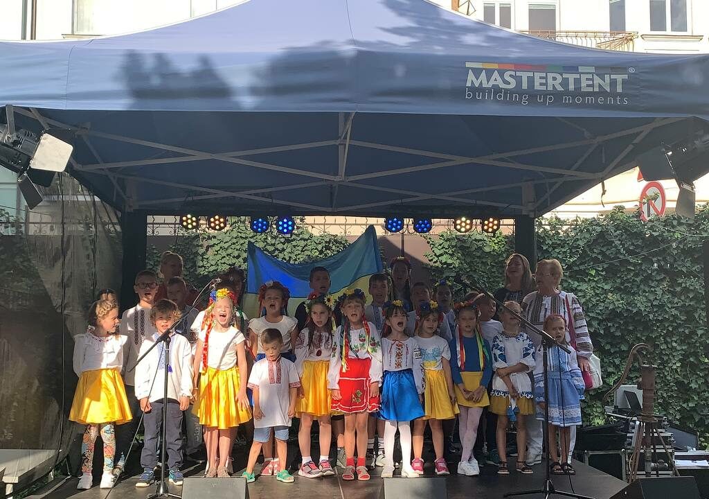 Виступ дітей Української школи в Братиславі на фестивалі MAREENA